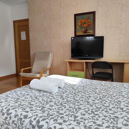 El Colmenar Habitaciones Madrid Exterior photo